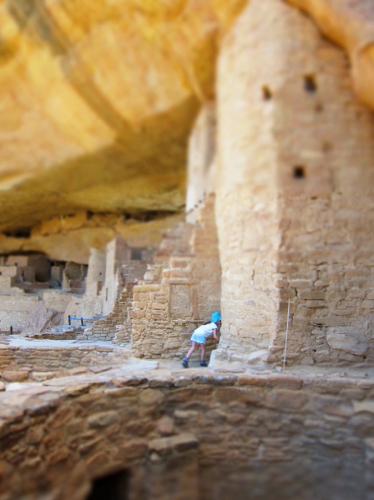 Petite Fille Miniature à Mesa Verde